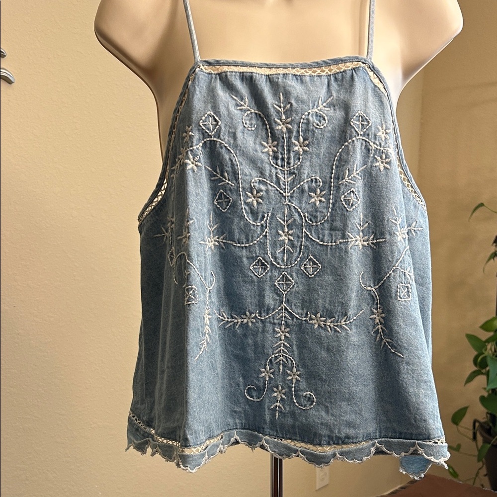 Vintage American Eagle Outfitters Blue Floral Embroidered Crop Size Large